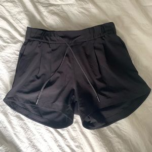 Lululemon Stroll at Sundown Short 3”